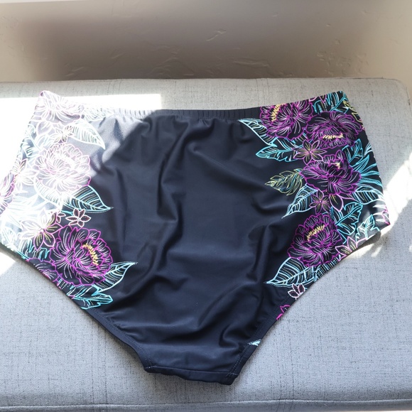 Torrid High-Rise Allover Smooth Swim Bottom Size 1 Black Floral Graphic - Picture 3 of 7